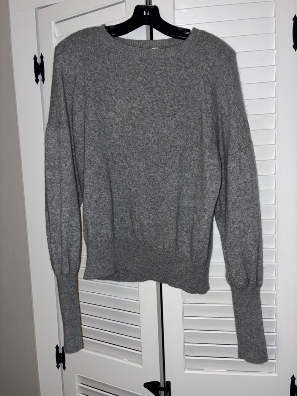 ALO Unisex Platinum Grey Wool Cashmere Crewneck
